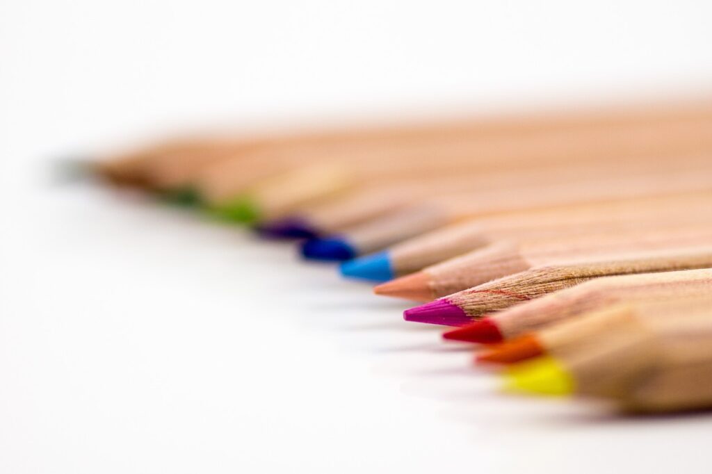 colored pencils, pens, crayons-168391.jpg
